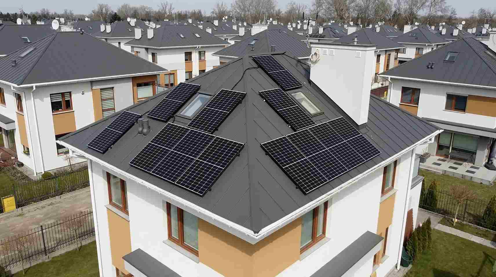 instalacja fotowoltaiczne na dachu