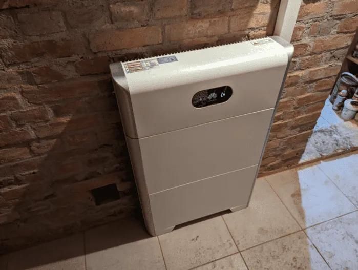 Magazyn energii 10 kWh: na ile wystarczy i co jeszcze trzeba o nim wiedzieć?